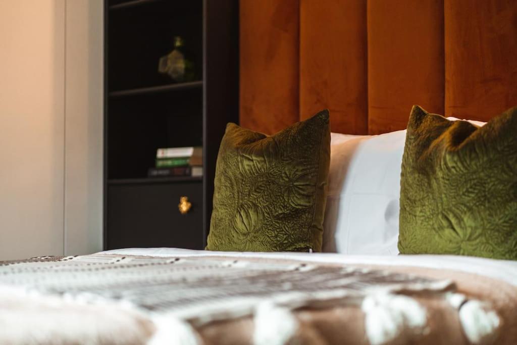 The West End Loft - 5* Retreat - Private Parking! Appartement