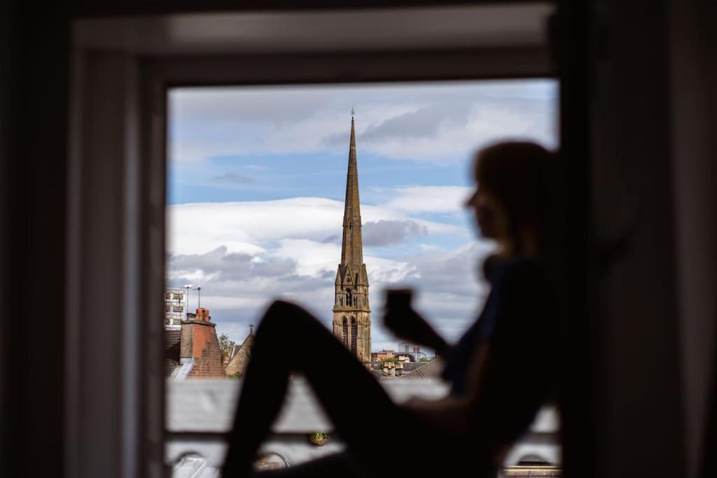 Appartement The West End Loft - 5* Retreat - Private Parking! *